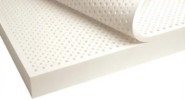 Saltea ortopedică din spumă de latex natural cu structură alveolară perforată